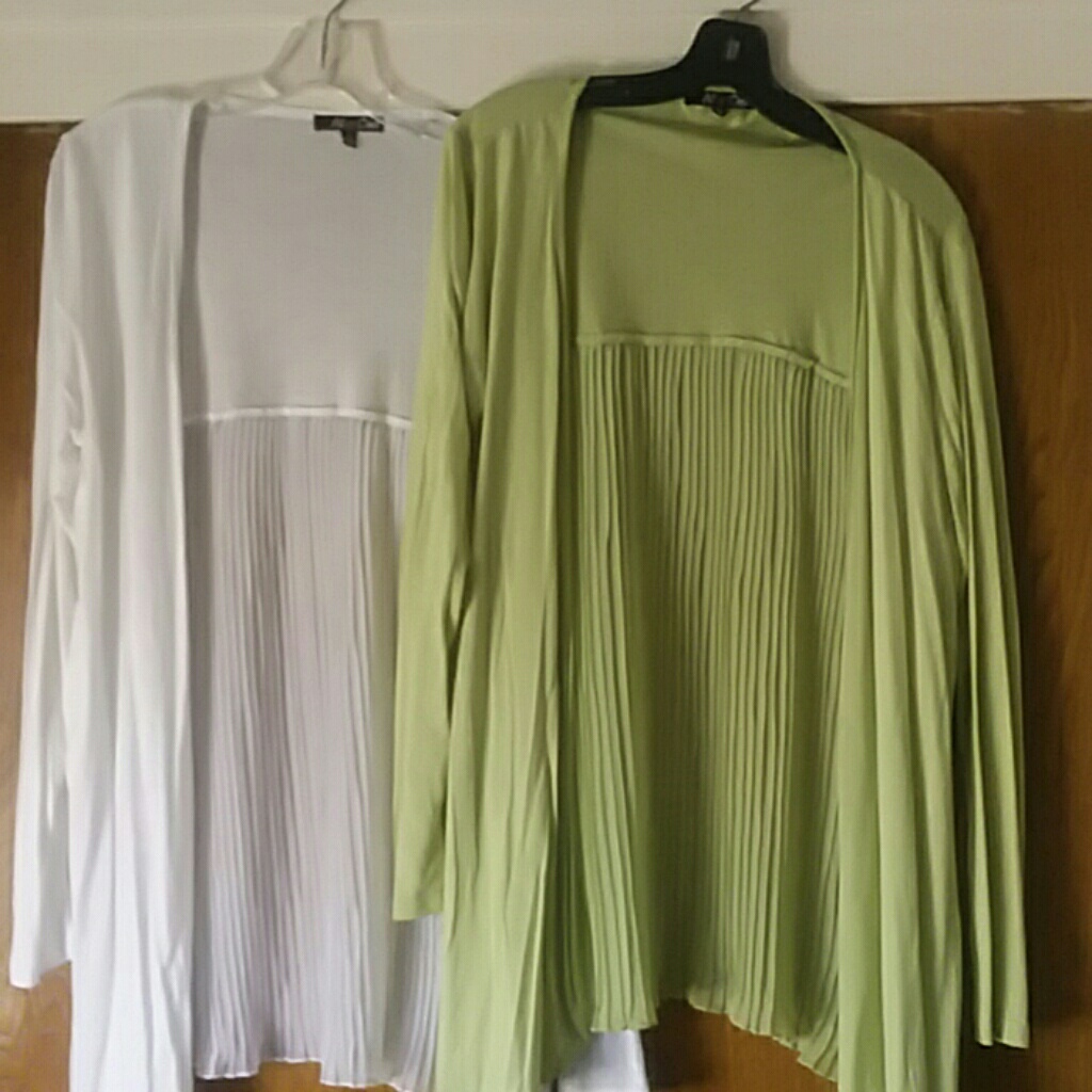 2 Cardigans